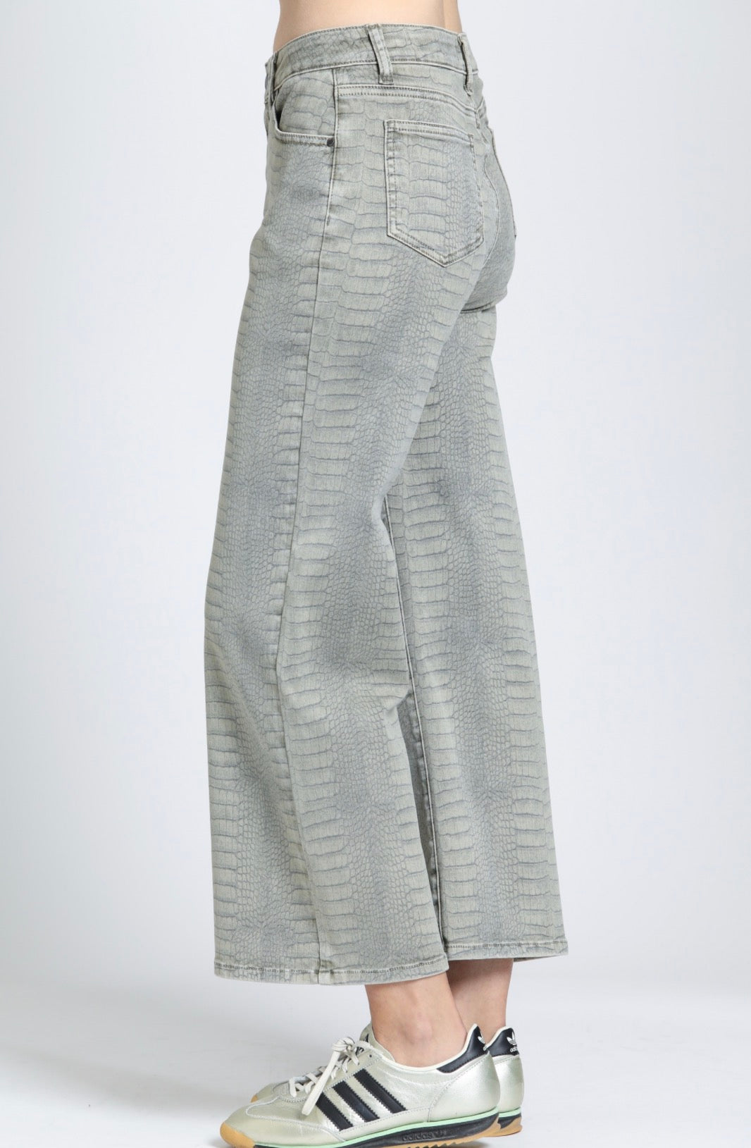 APNY Croc-Embossed Denim C67D