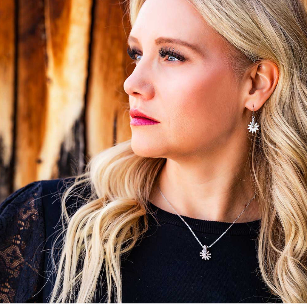 Montana Silversmiths Enjoy the Ride Earrings QER6084