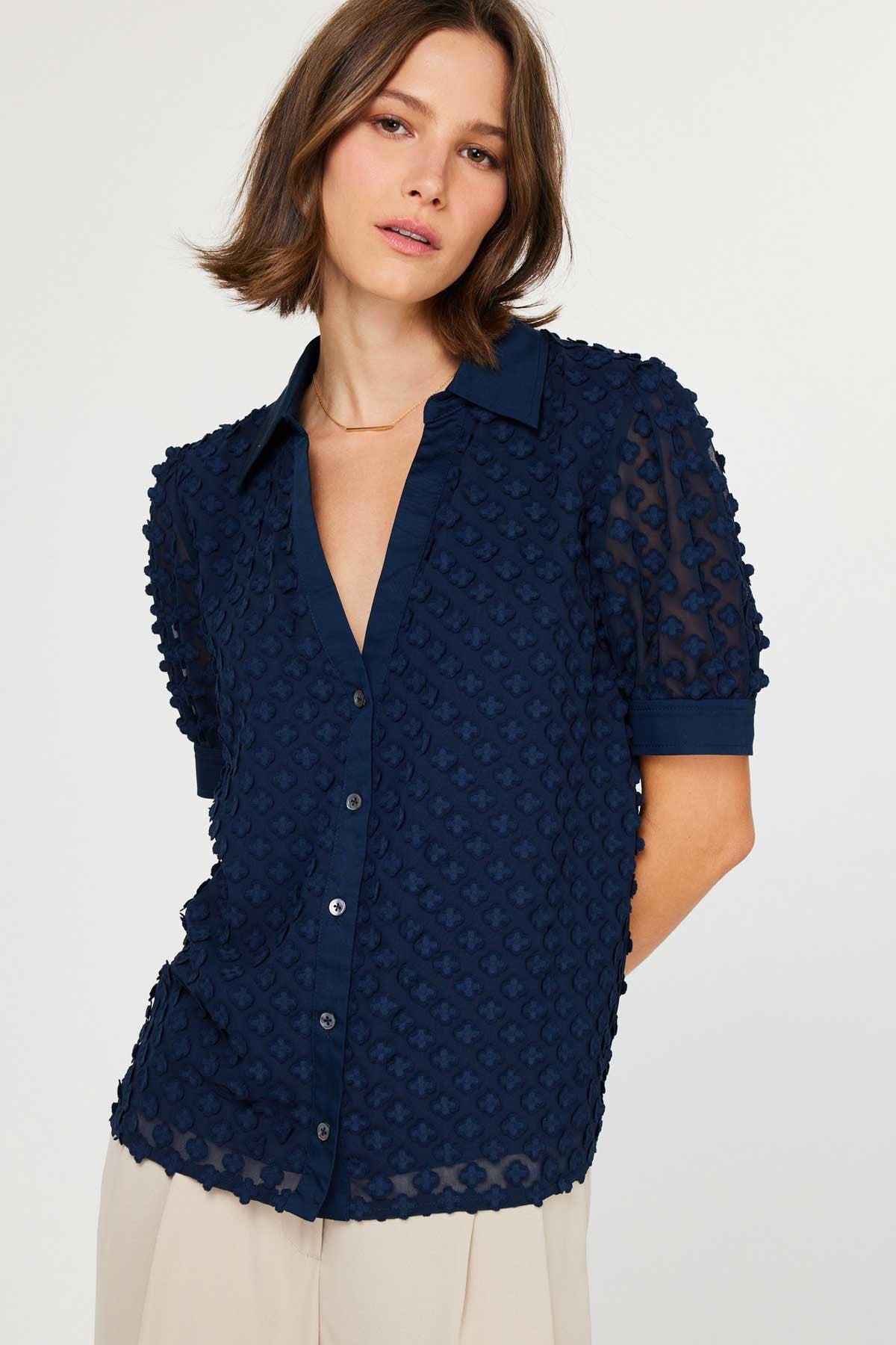 3D FLORAL APPLIQUE HALF-SLEEVE BLOUSE 2530219