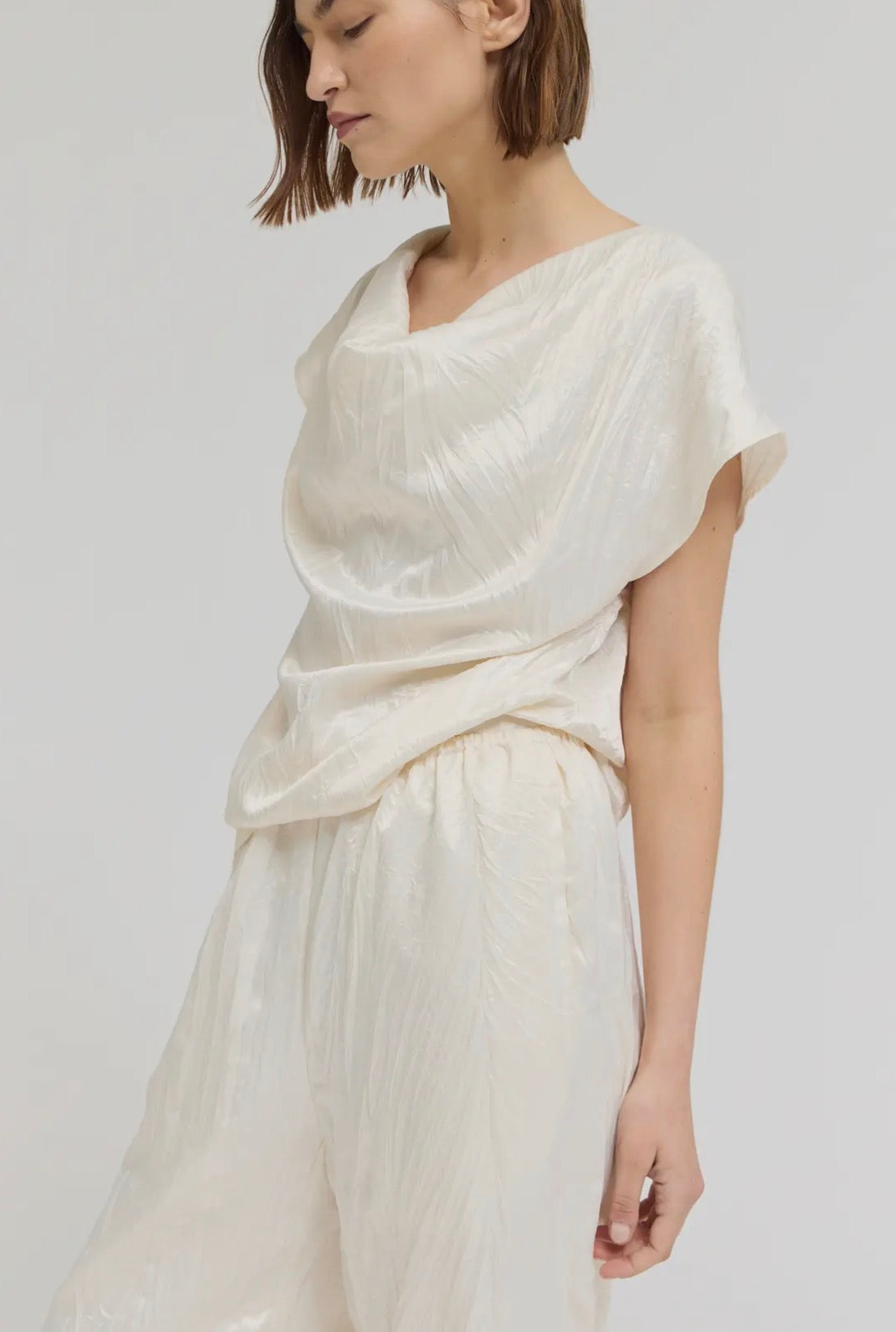 Ladies Blouse Cowl Neck Cap Sleeve Wrinkle Satin Top 42130WS