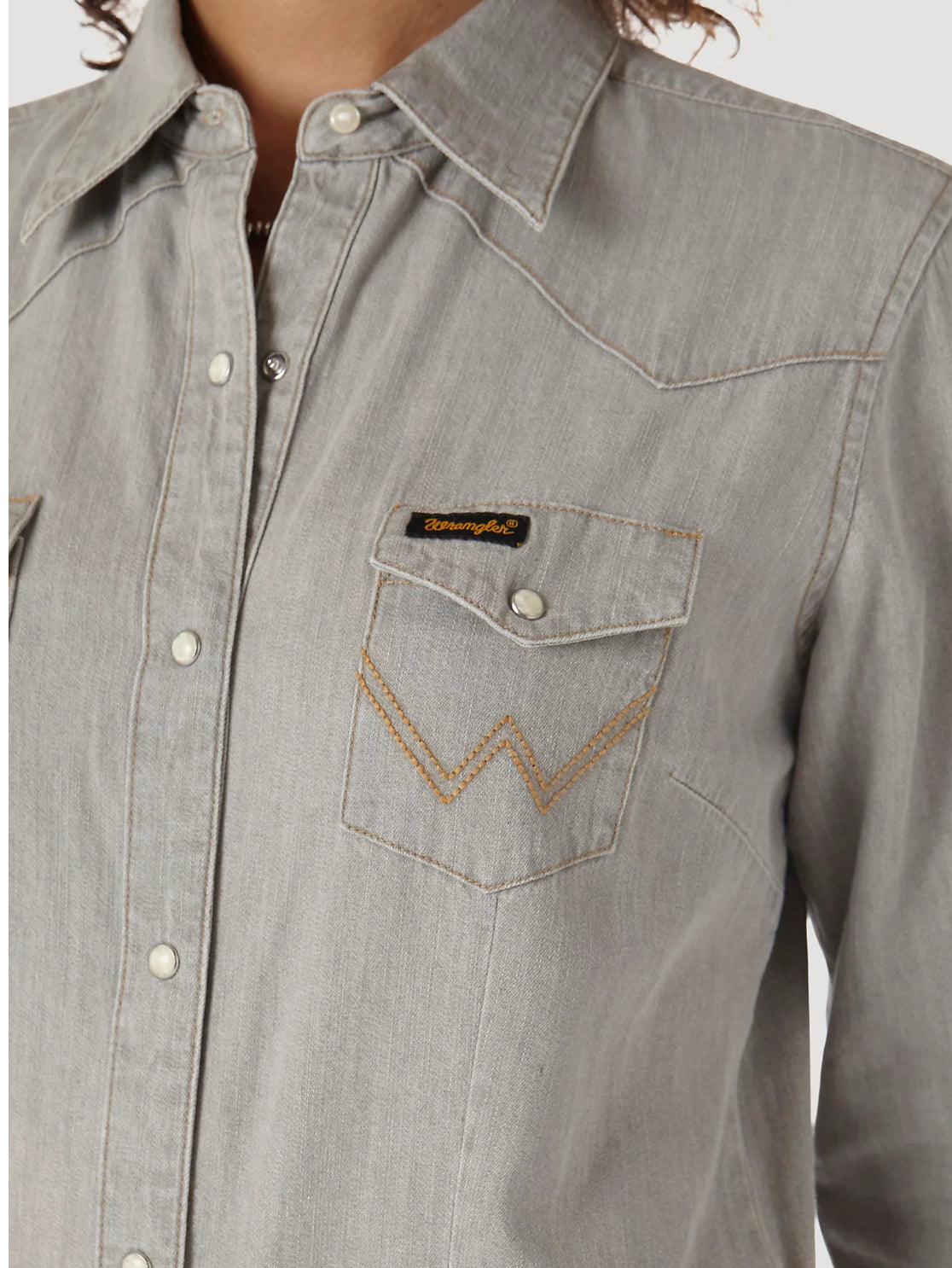 Wrangler WOMEN’S LONG SLEEVE WESTERN SNAP IN GREY DENIM LW3961D