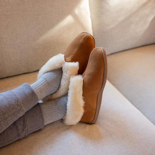 Minnetonka Men's Sheepskin Ankle Boot 3751