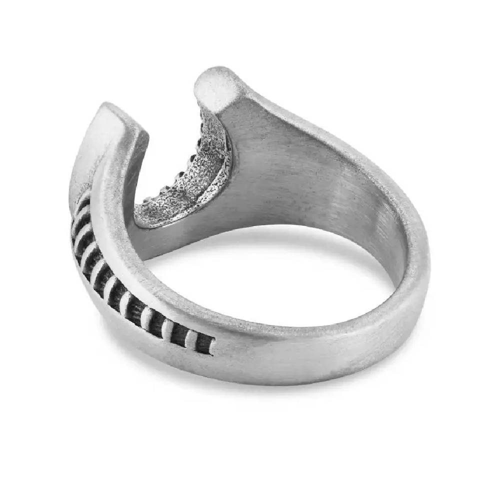 Montana Silversmiths Mens STRIKING EDGE LUCKY HORSESHOE RING RG 5541